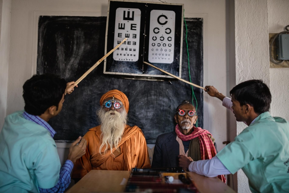 india-sundarbans-eye-exam.ngsversion.1480974251085.adapt.1900.1.jpg